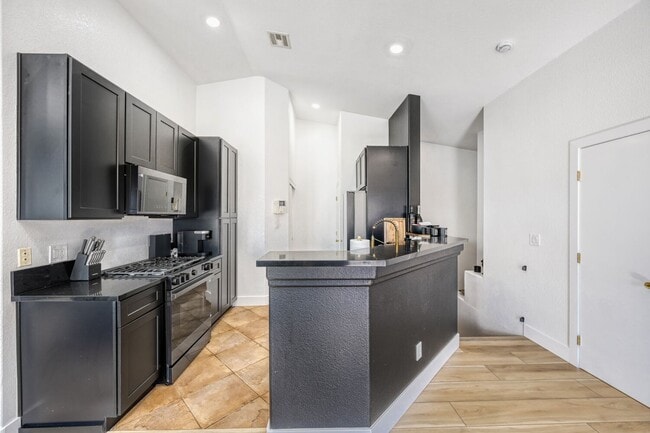 Building Photo - 6752 Lookout Lodge Ln