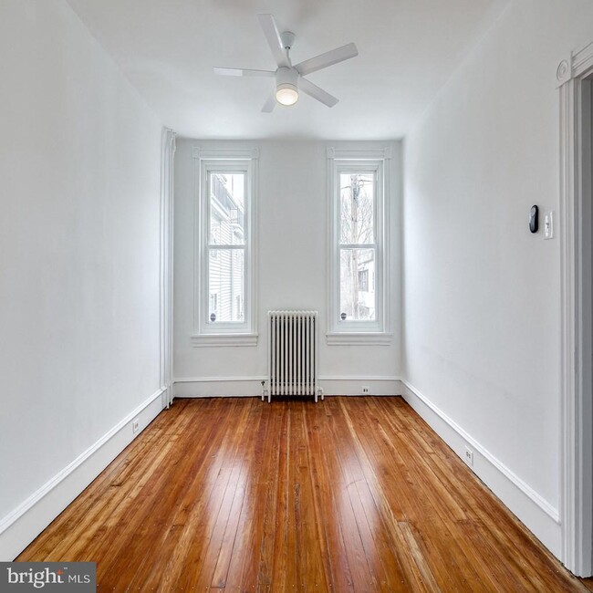 Building Photo - 243 Krams Ave