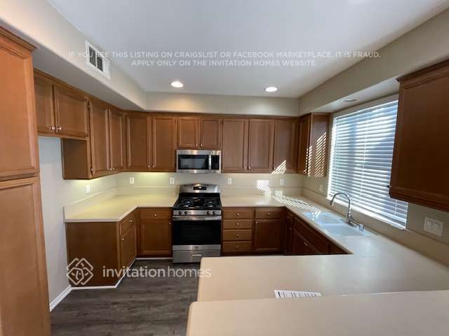 Building Photo - 35870 Crickhowell Ave