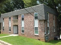Building Photo - 2817 Colt Dr NE