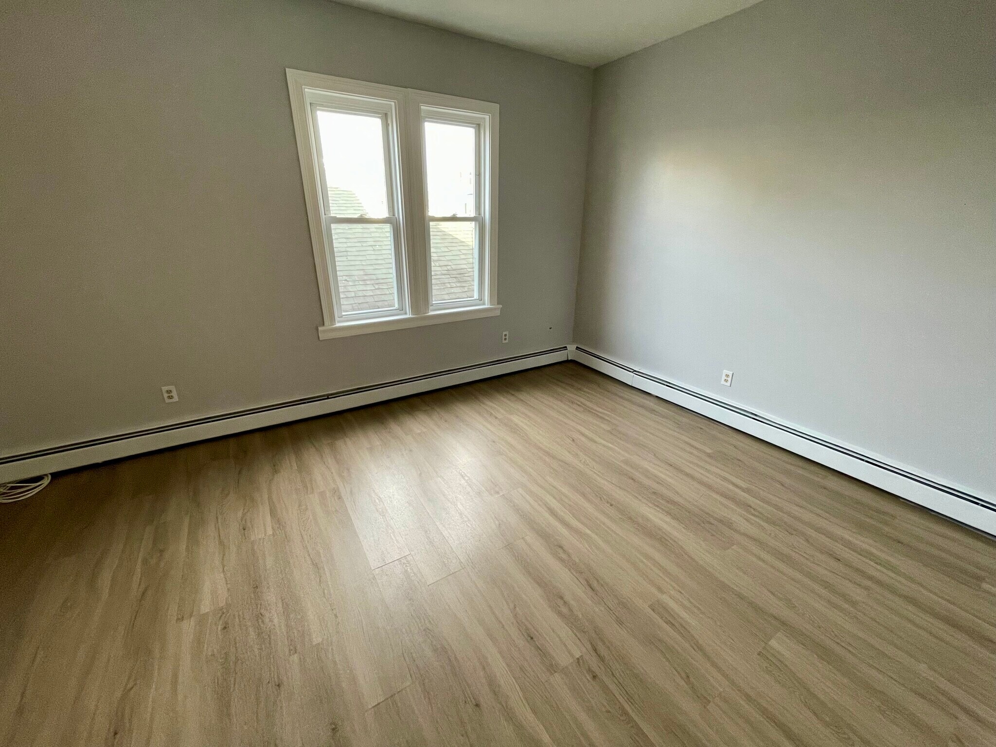 Building Photo - 48 Pekin St