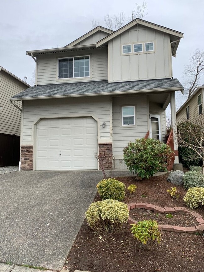 Building Photo - Beautiful 3-bd, 2.5-bath house The Ridge in Kent.