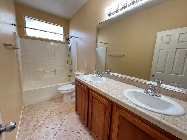 Building Photo - Southwest are 3 bedrooms and 2bathrooms si...