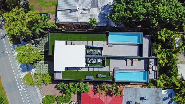 Building Photo - 420 SW 15th Rd