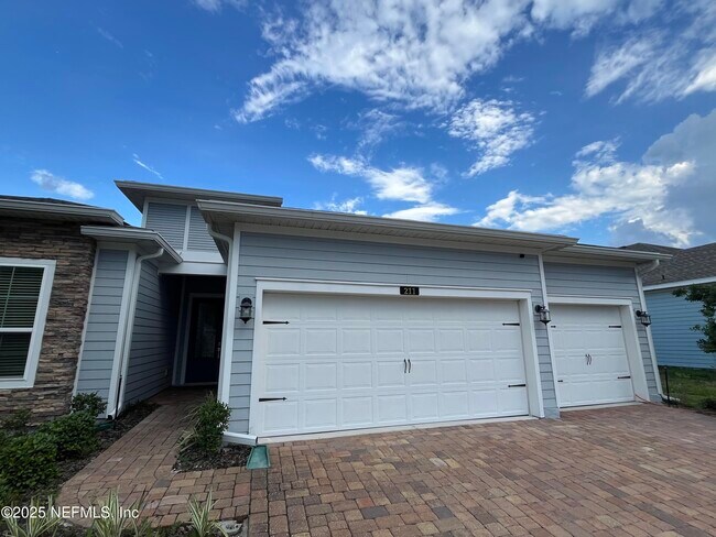 Building Photo - 211 Diamondback Ave