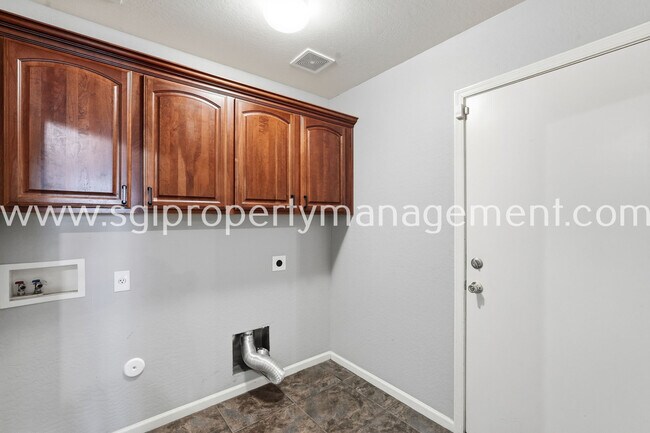 Building Photo - 12148 W Electra Ln