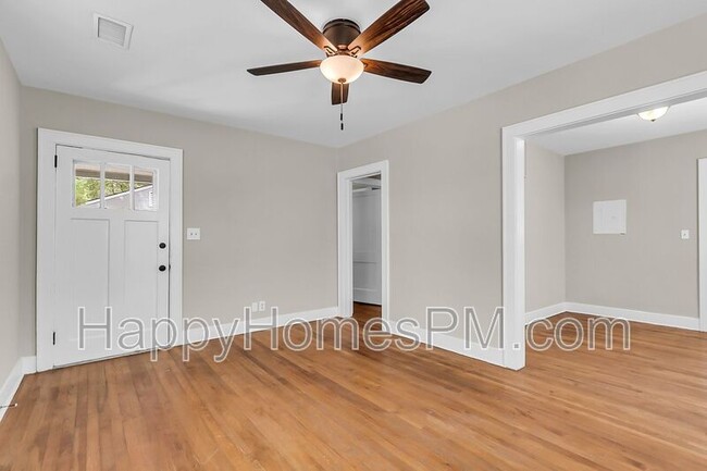 Building Photo - 2308 Aintree Ave