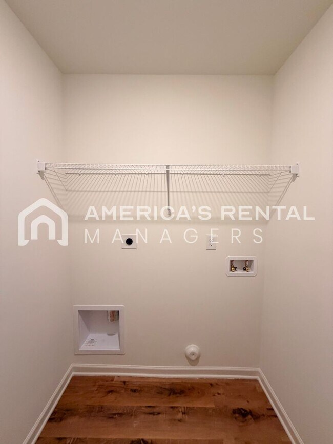 Building Photo - One-Month Free Move-in Special! New Construction Home for Rent in Tuscaloosa, AL! Sign a 13-month...