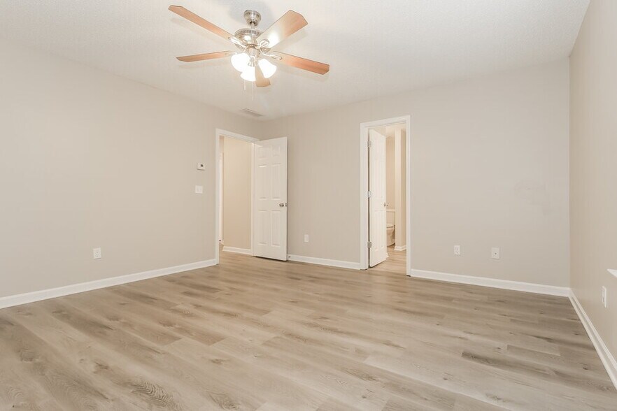 Building Photo - 69 Middlebrook Dr