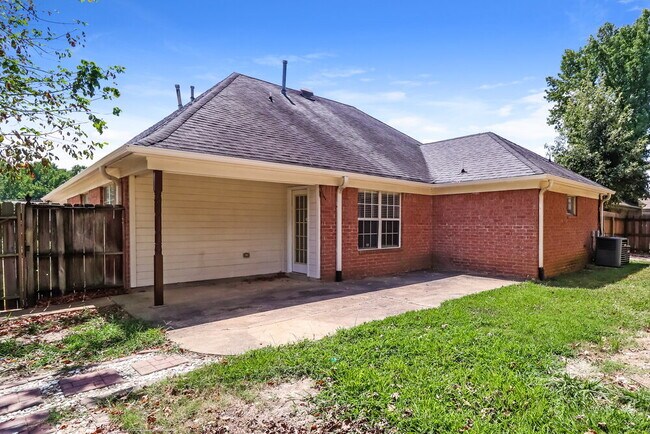 Building Photo - 5694 Pecan Trce