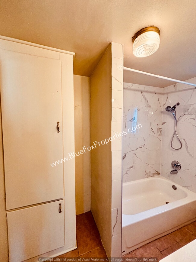 Building Photo - 3707 E Glenn St