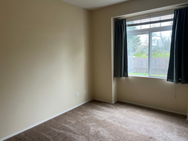 Building Photo - 1bd/1ba Sammamish Condo