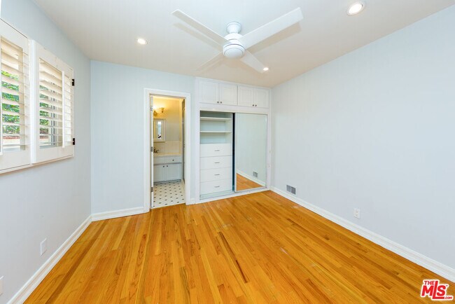 Building Photo - 9808 Hillgreen Pl