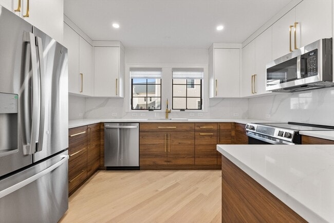 Building Photo - 7 Chatham Way