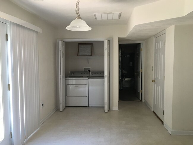 Building Photo - * Re-rental lease through 6/30/2027 * 4 Be...