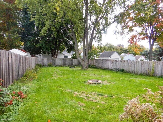 Building Photo - 1 br, 1 bath House - 552 Proulx Street