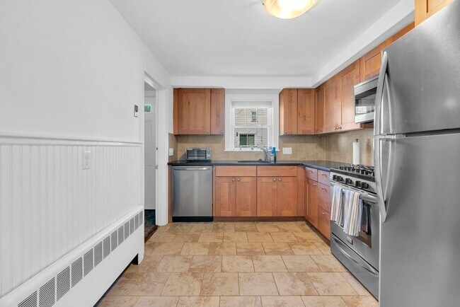 Building Photo - 907 Adams St