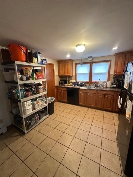 Building Photo - 28 Olcott St