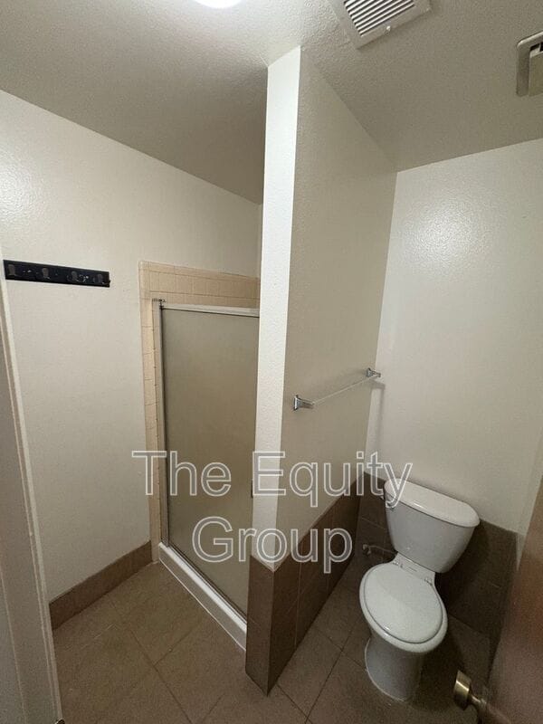 Building Photo - 1748 E Laura Ave