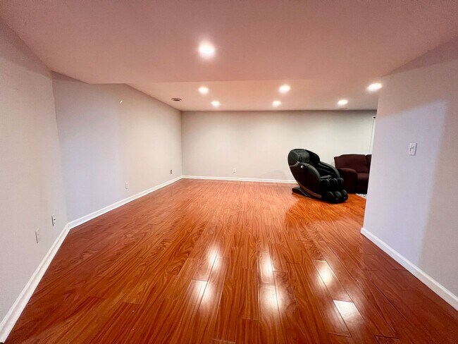 Building Photo - 1154 Spring Orchard Dr