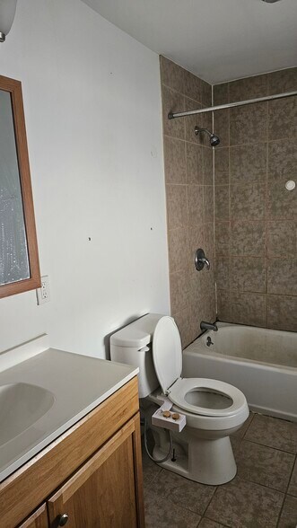 Building Photo - 1707 Farr St