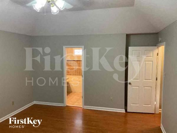 Building Photo - 350 E Nolley Dr