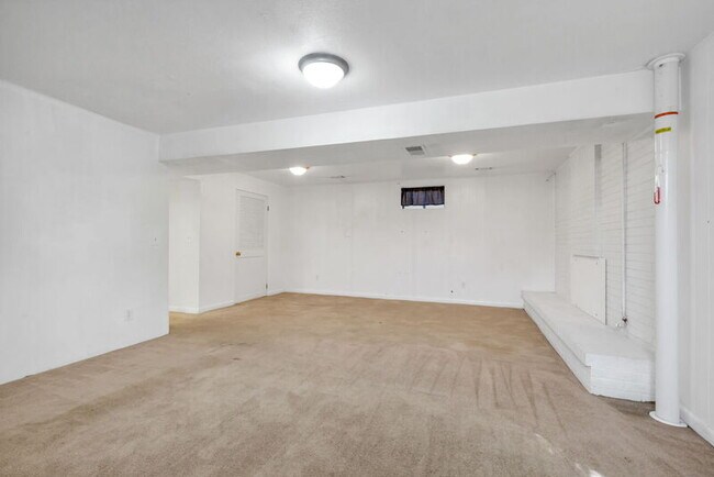 Building Photo - 6128 W 84th Ave