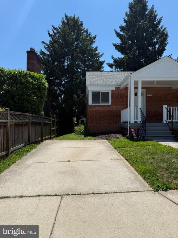 Building Photo - 4616 Rosedale Ave