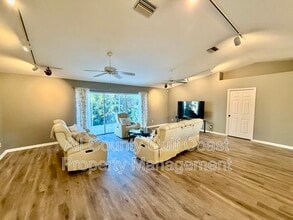 Building Photo - 105 2nd Ave E