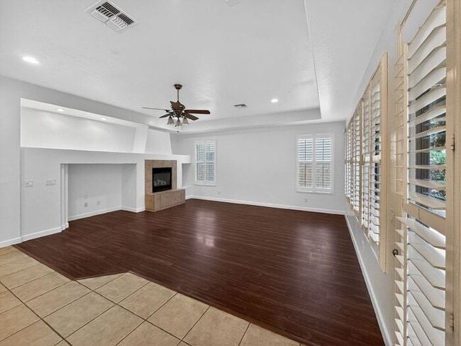 Building Photo - Spacious 3 car garage home at Paseo Trail!