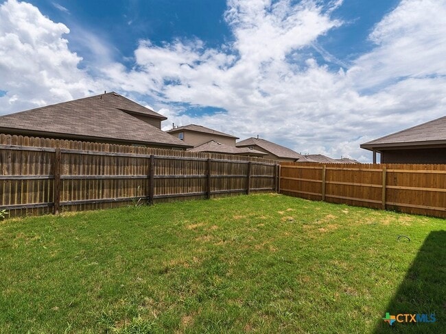 Building Photo - 113 Tallow Trl