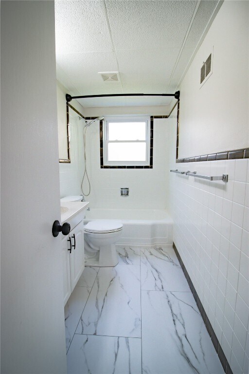 Building Photo - 7240 Balson Ave