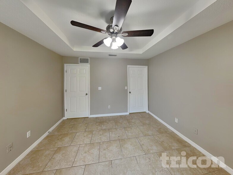 Building Photo - 5127 Pineland Ave