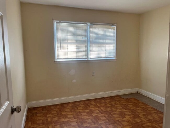 Building Photo - 416 Barbashela Dr