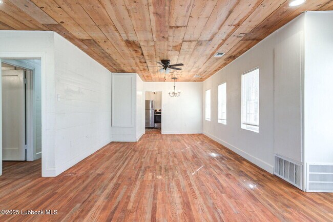 Building Photo - 1701 32nd St