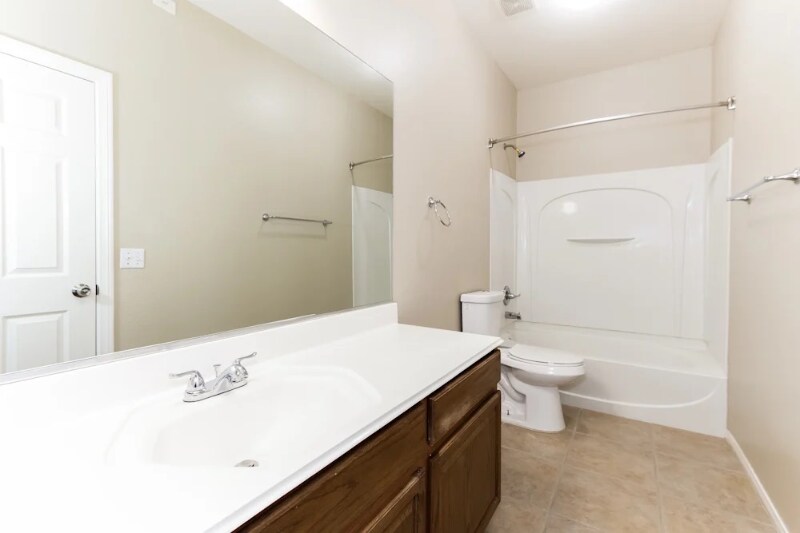 Building Photo - 5914 Buena Tierra St