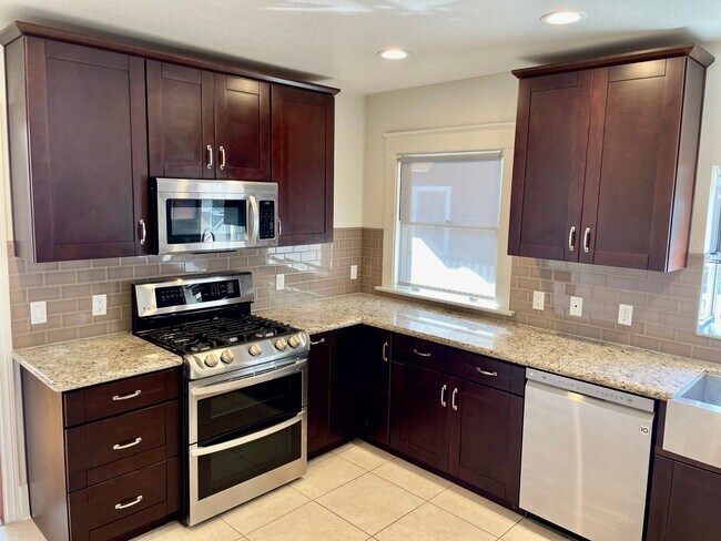 Building Photo - Classic NorthPark Craftsman