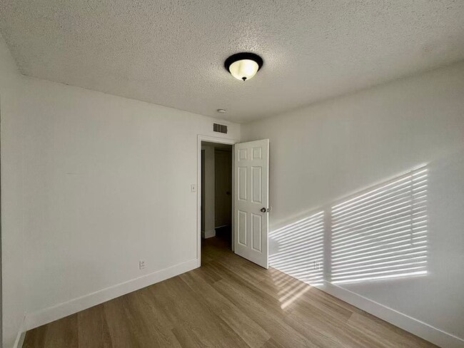 Building Photo - refreshed single-story home