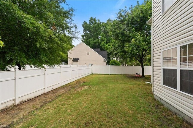 Building Photo - 704 Rocky Run Ct
