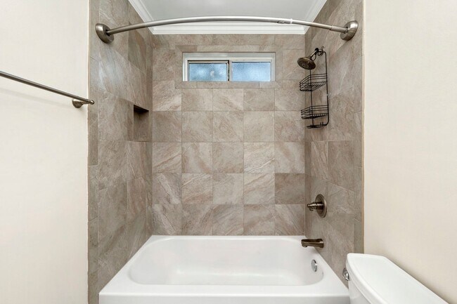 Building Photo - Updated 3BR in Bluewater Bay!!