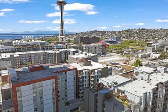 Building Photo - Annaliese