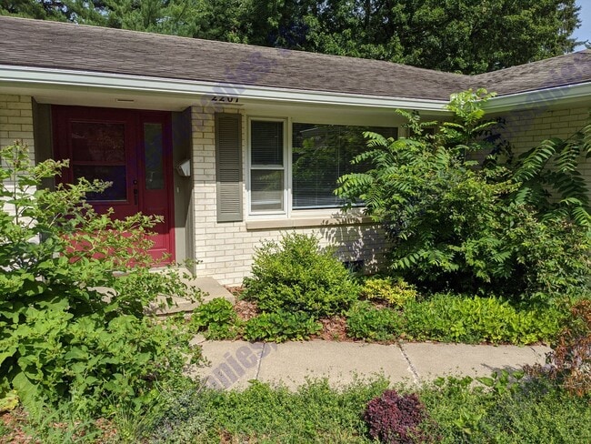 Building Photo - Available this August!