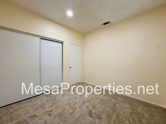Building Photo - 14945 Cobalt Rd