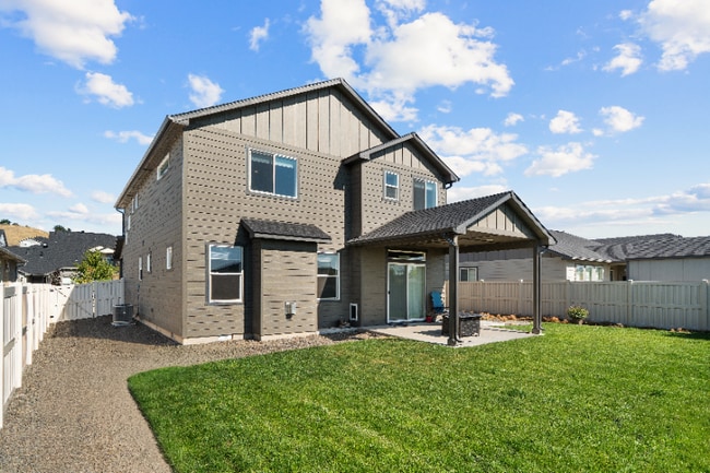 Building Photo - 10565 W Daylily Ave