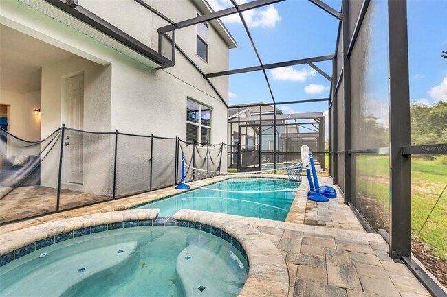 Building Photo - 1919 Tropical Palms Cir