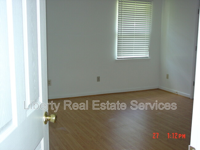 Building Photo - 835 Sagewood Dr
