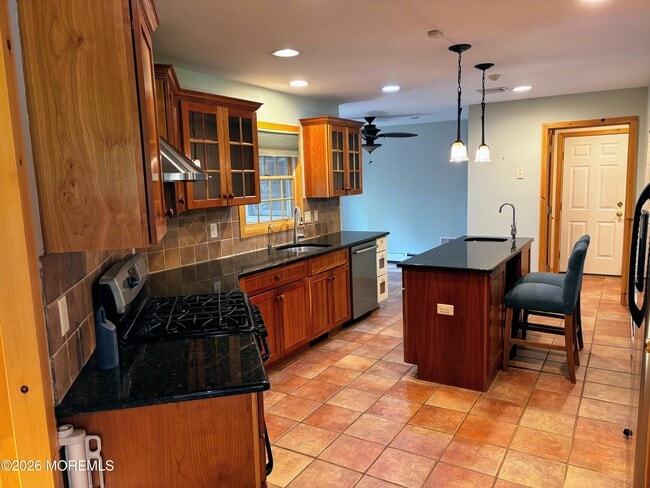 Building Photo - 327 Deerfoot Ln