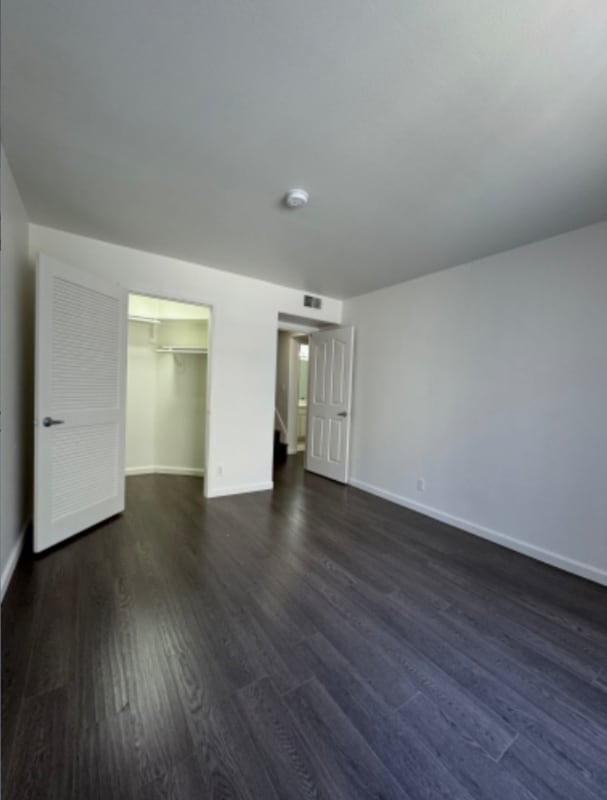 Building Photo - 13012 Riverside Dr