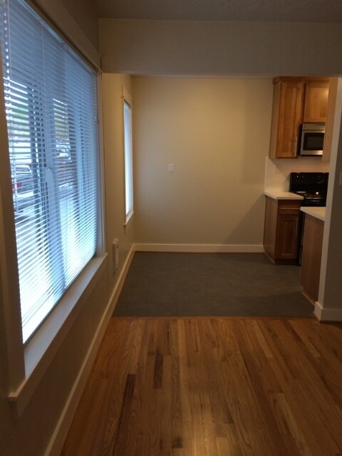 Building Photo - Full Remodel! University Park-Portsmouth-H...