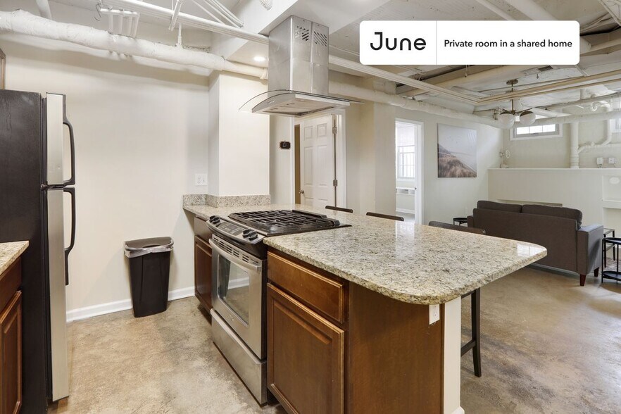Building Photo - Room in Shared 5 bed/2 bath home in Dupont Circle